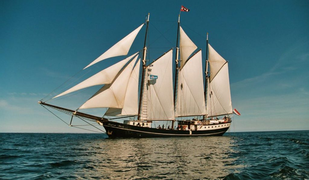 REGINA MARIS | Details · Mitsegeln · Charter | Windjammer Weltweit